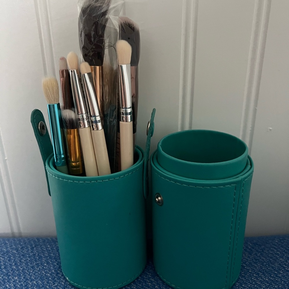 Teal Makeup Brush & Holder Set